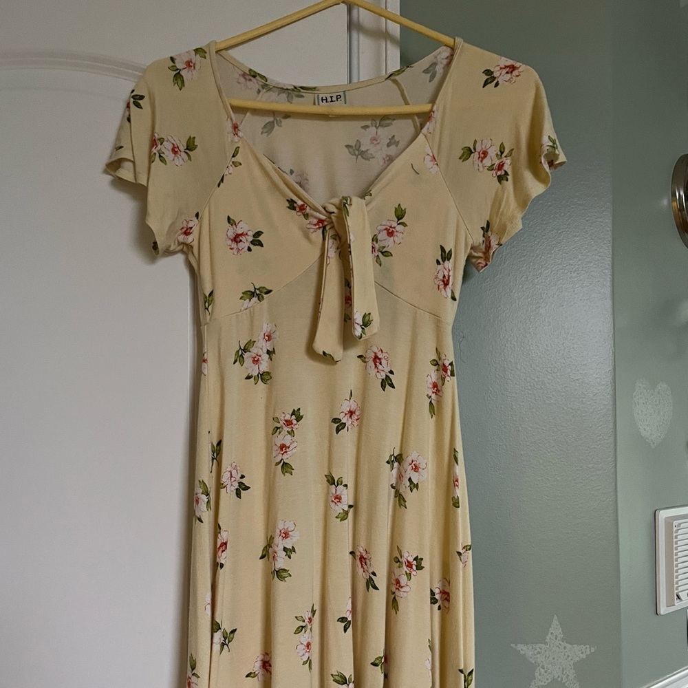 francesca’s collections small boutique hip pastel yellow floral tie mini dress
